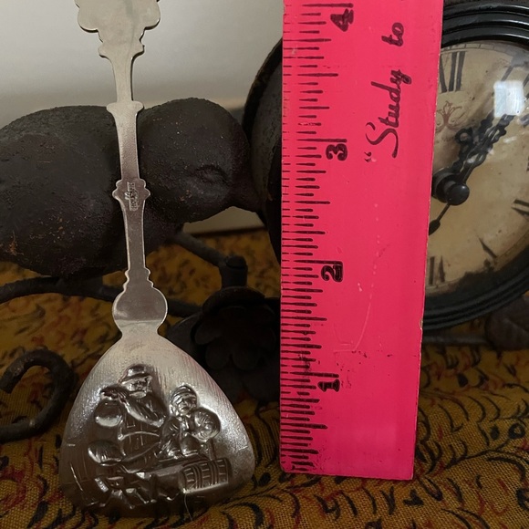 Souvenir and collectible spoons. - Picture 2 of 9